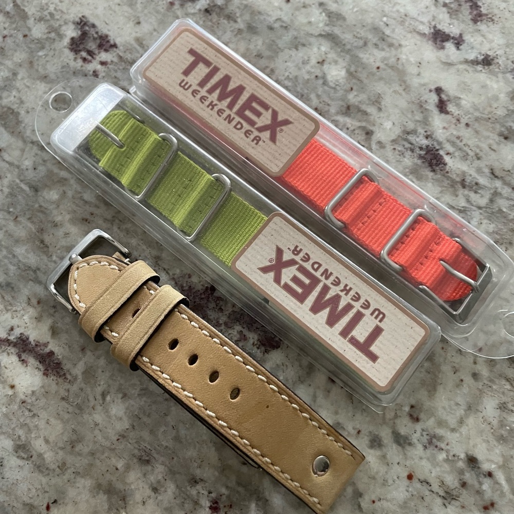 3 watch straps that fit sz 22mm